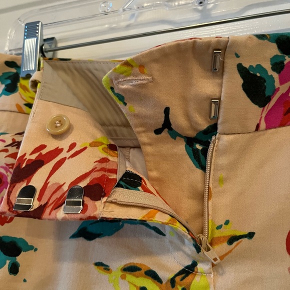 Outback Red Floral Shorts - Picture 5 of 8